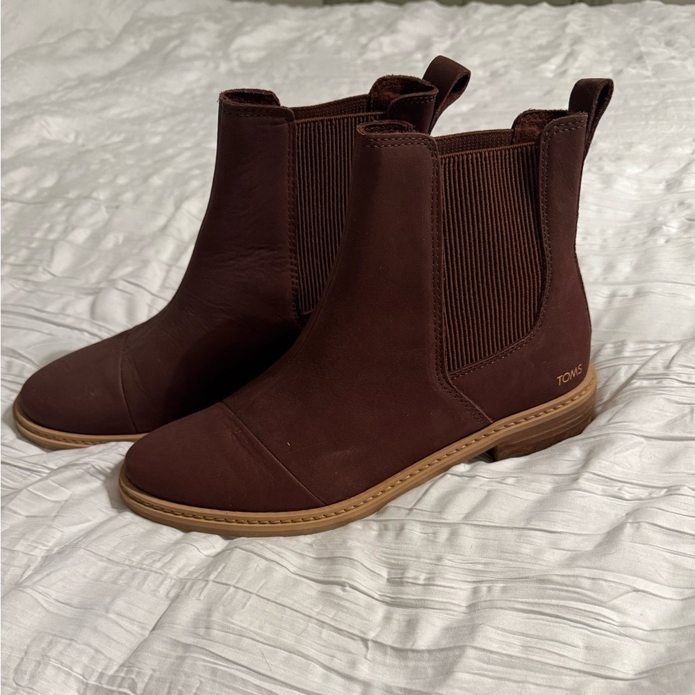 Tom’s  boots